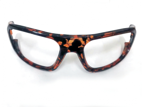 玳瑁色眼镜框：复古风潮中的时尚密码